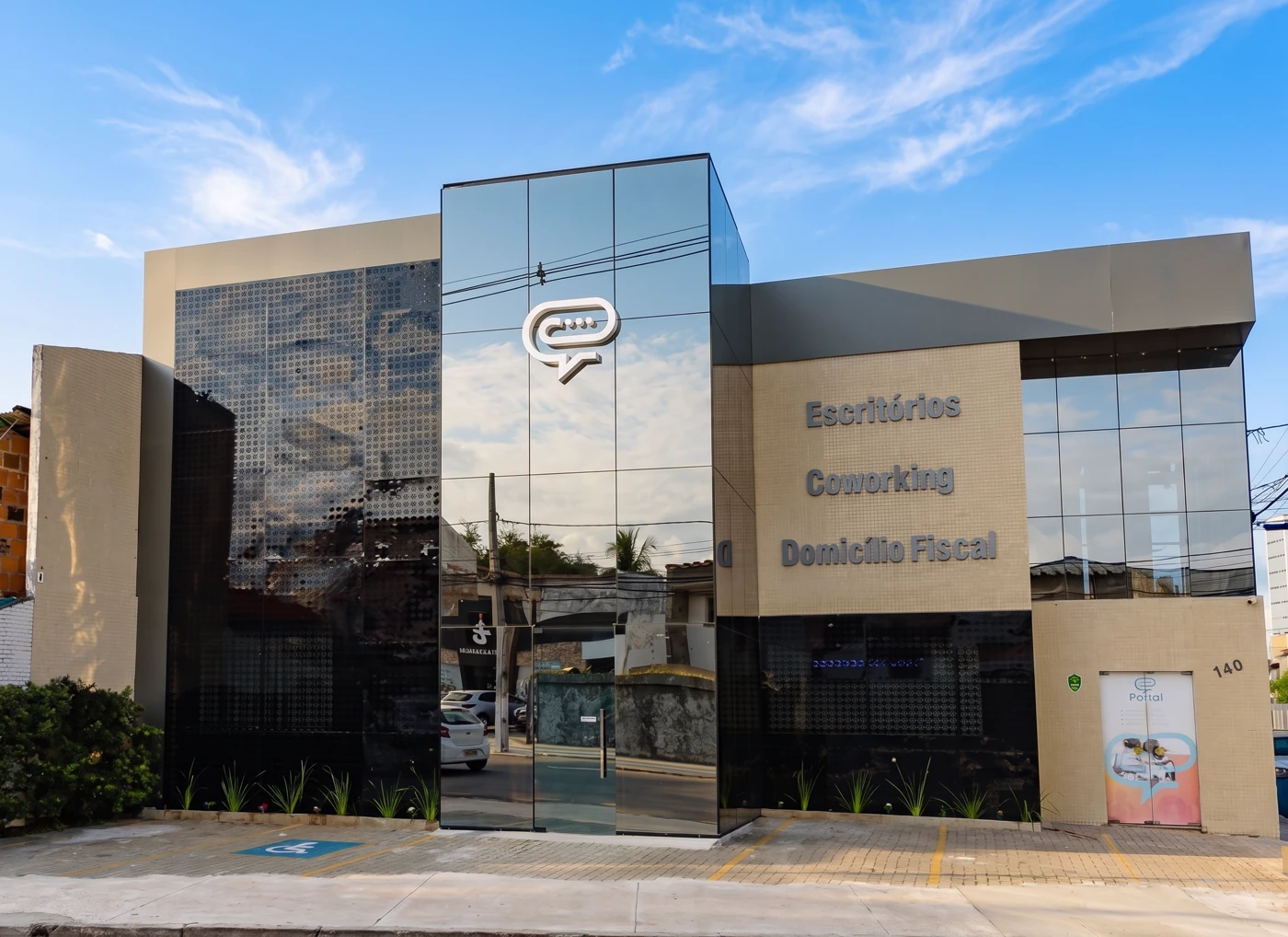 Fachada da unidade Luzia